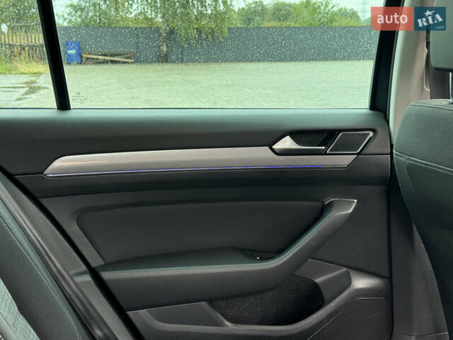 Серый Фольксваген Пассат, объемом двигателя 2 л и пробегом 216 тыс. км за 21300 $, фото 42 на Automoto.ua