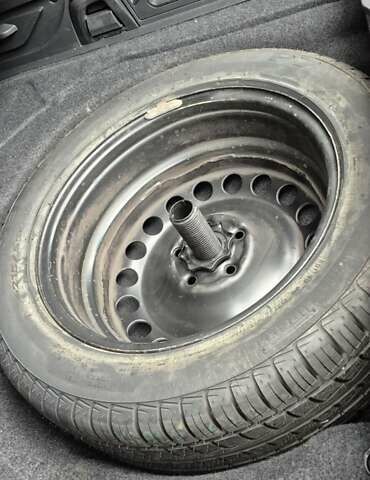 Серый Фольксваген Пассат, объемом двигателя 1.97 л и пробегом 207 тыс. км за 23900 $, фото 28 на Automoto.ua