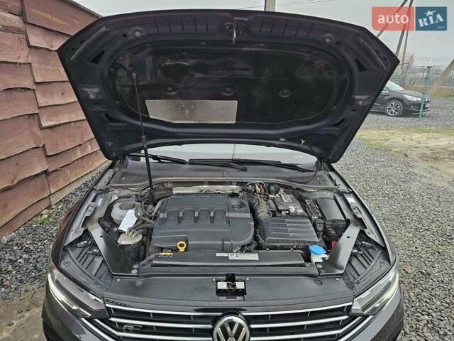 Серый Фольксваген Пассат, объемом двигателя 1.97 л и пробегом 226 тыс. км за 21300 $, фото 82 на Automoto.ua