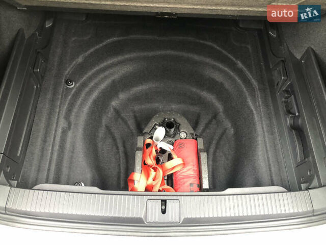 Серый Фольксваген Пассат, объемом двигателя 1.97 л и пробегом 185 тыс. км за 22950 $, фото 61 на Automoto.ua