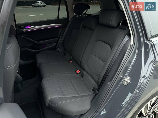 Сірий Фольксваген Пассат, об'ємом двигуна 2 л та пробігом 269 тис. км за 18750 $, фото 29 на Automoto.ua