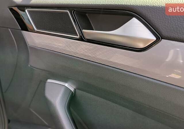 Серый Фольксваген Пассат, объемом двигателя 2 л и пробегом 162 тыс. км за 26000 $, фото 2 на Automoto.ua