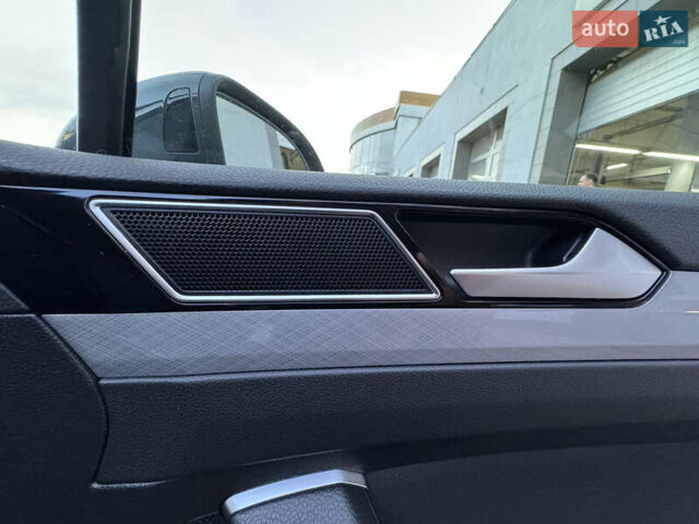 Серый Фольксваген Пассат, объемом двигателя 2 л и пробегом 220 тыс. км за 19800 $, фото 93 на Automoto.ua