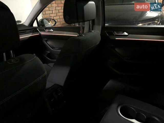 Серый Фольксваген Пассат, объемом двигателя 1.97 л и пробегом 185 тыс. км за 22950 $, фото 72 на Automoto.ua