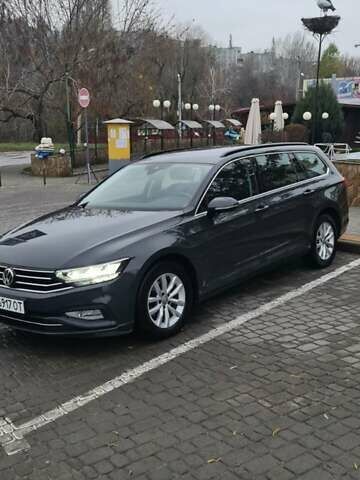 Серый Фольксваген Пассат, объемом двигателя 1.97 л и пробегом 208 тыс. км за 23000 $, фото 1 на Automoto.ua