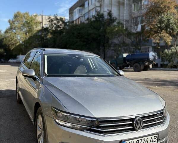 Серый Фольксваген Пассат, объемом двигателя 1.97 л и пробегом 207 тыс. км за 23000 $, фото 2 на Automoto.ua