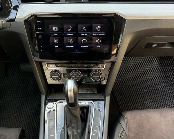 Серый Фольксваген Пассат, объемом двигателя 1.97 л и пробегом 207 тыс. км за 23000 $, фото 28 на Automoto.ua