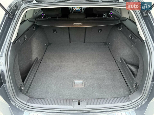 Сірий Фольксваген Пассат, об'ємом двигуна 2 л та пробігом 269 тис. км за 18750 $, фото 35 на Automoto.ua