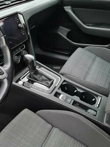 Серый Фольксваген Пассат, объемом двигателя 1.97 л и пробегом 208 тыс. км за 23000 $, фото 9 на Automoto.ua