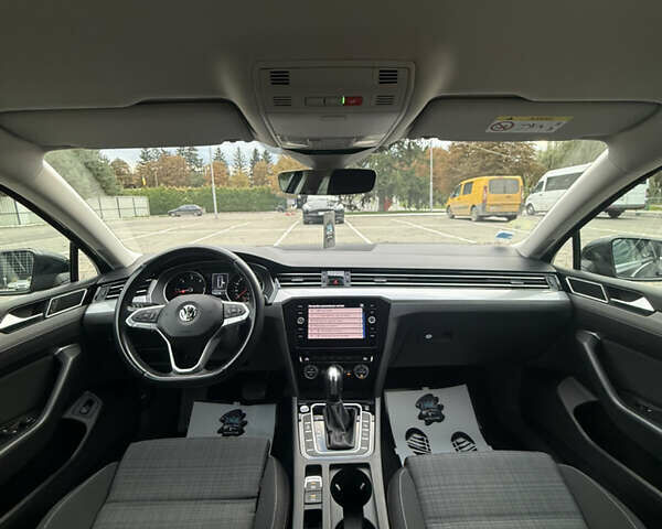 Серый Фольксваген Пассат, объемом двигателя 1.6 л и пробегом 197 тыс. км за 18499 $, фото 21 на Automoto.ua