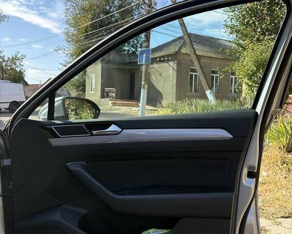 Серый Фольксваген Пассат, объемом двигателя 1.97 л и пробегом 207 тыс. км за 23000 $, фото 25 на Automoto.ua