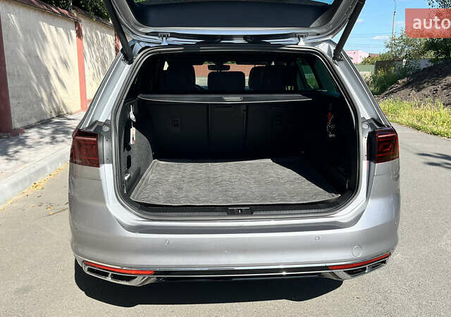 Серый Фольксваген Пассат, объемом двигателя 1.97 л и пробегом 176 тыс. км за 27900 $, фото 26 на Automoto.ua