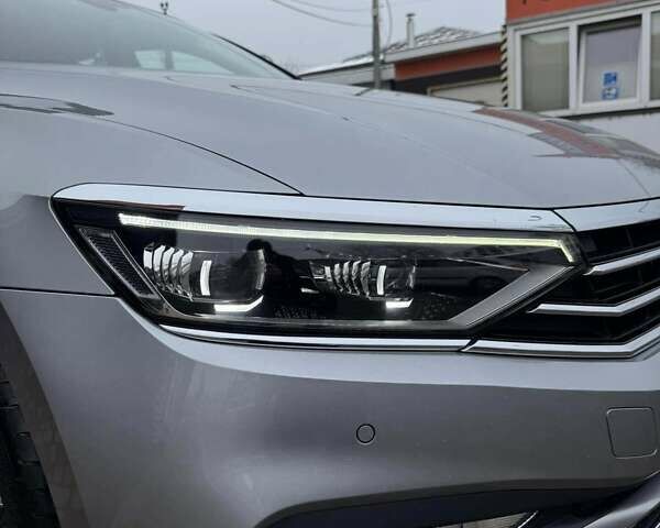 Серый Фольксваген Пассат, объемом двигателя 1.97 л и пробегом 203 тыс. км за 24000 $, фото 2 на Automoto.ua