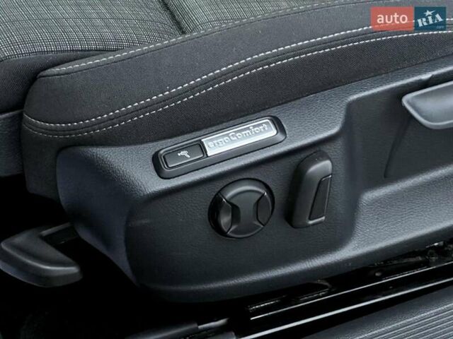 Серый Фольксваген Пассат, объемом двигателя 1.97 л и пробегом 208 тыс. км за 23000 $, фото 8 на Automoto.ua