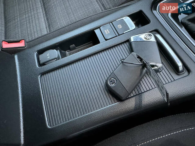 Серый Фольксваген Пассат, объемом двигателя 2 л и пробегом 220 тыс. км за 19800 $, фото 84 на Automoto.ua