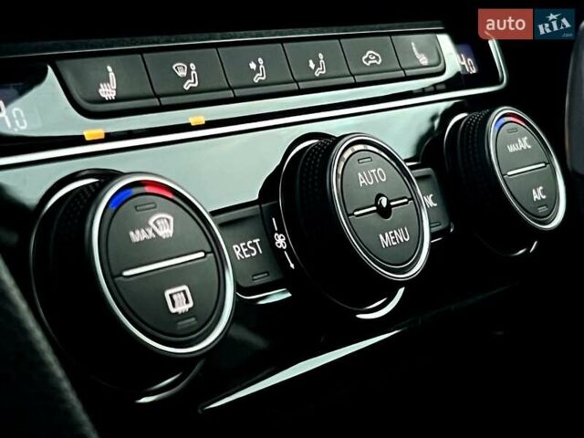 Серый Фольксваген Пассат, объемом двигателя 1.97 л и пробегом 208 тыс. км за 23000 $, фото 21 на Automoto.ua