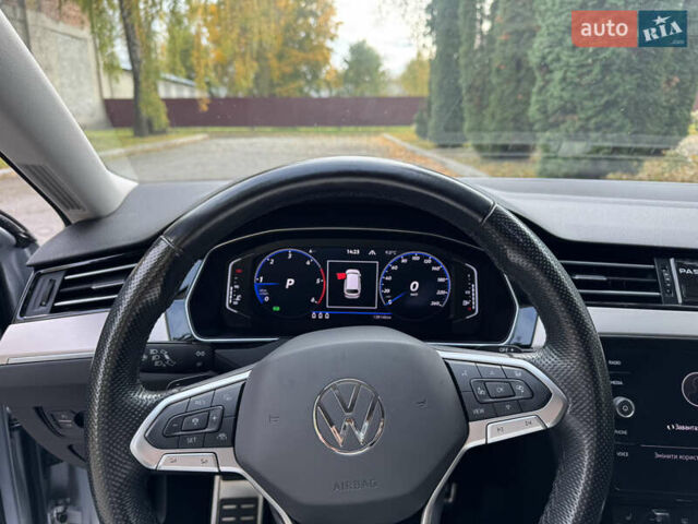 Серый Фольксваген Пассат, объемом двигателя 1.97 л и пробегом 138 тыс. км за 28400 $, фото 25 на Automoto.ua