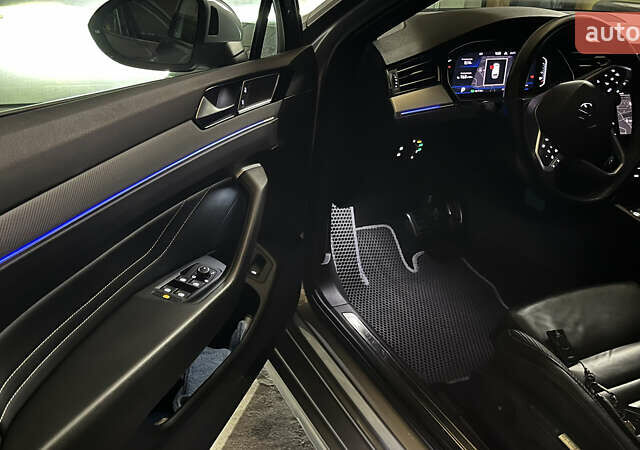 Серый Фольксваген Пассат, объемом двигателя 1.97 л и пробегом 176 тыс. км за 27900 $, фото 40 на Automoto.ua