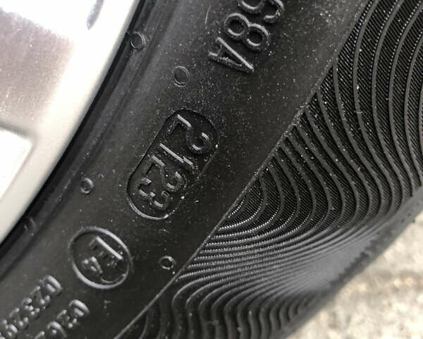 Серый Фольксваген Пассат, объемом двигателя 1.97 л и пробегом 185 тыс. км за 22950 $, фото 25 на Automoto.ua