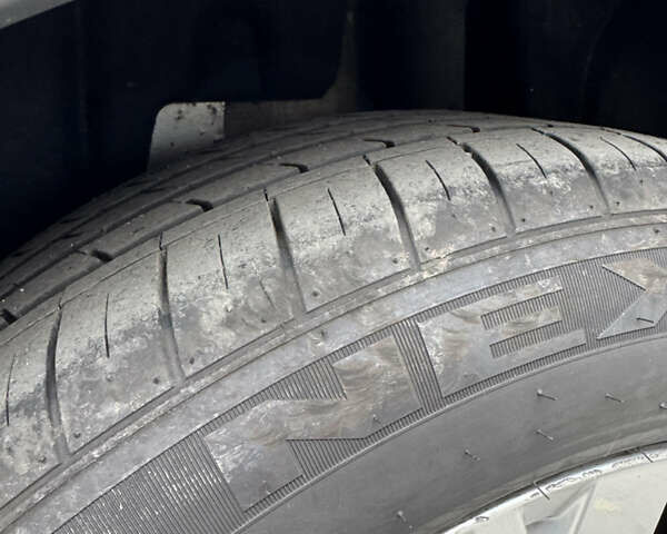 Серый Фольксваген Пассат, объемом двигателя 1.97 л и пробегом 138 тыс. км за 28400 $, фото 16 на Automoto.ua