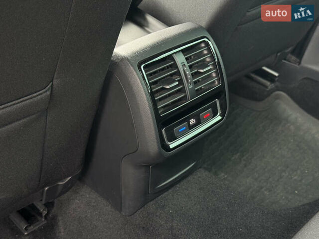 Серый Фольксваген Пассат, объемом двигателя 2 л и пробегом 216 тыс. км за 21300 $, фото 23 на Automoto.ua