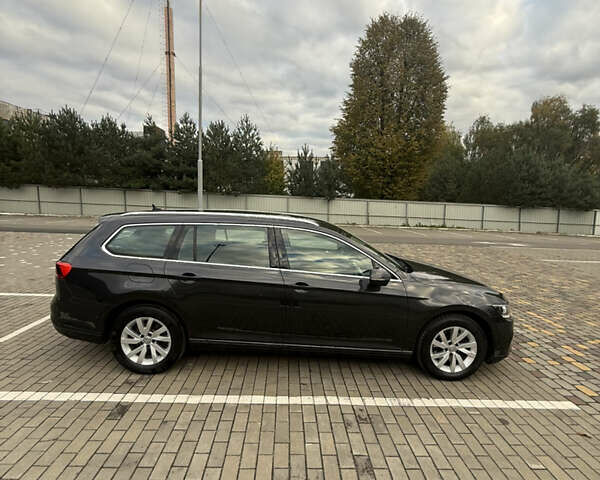 Серый Фольксваген Пассат, объемом двигателя 1.6 л и пробегом 197 тыс. км за 18499 $, фото 2 на Automoto.ua