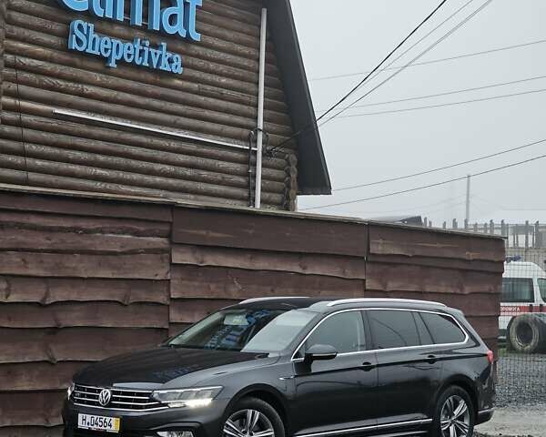 Серый Фольксваген Пассат, объемом двигателя 1.97 л и пробегом 226 тыс. км за 21300 $, фото 85 на Automoto.ua