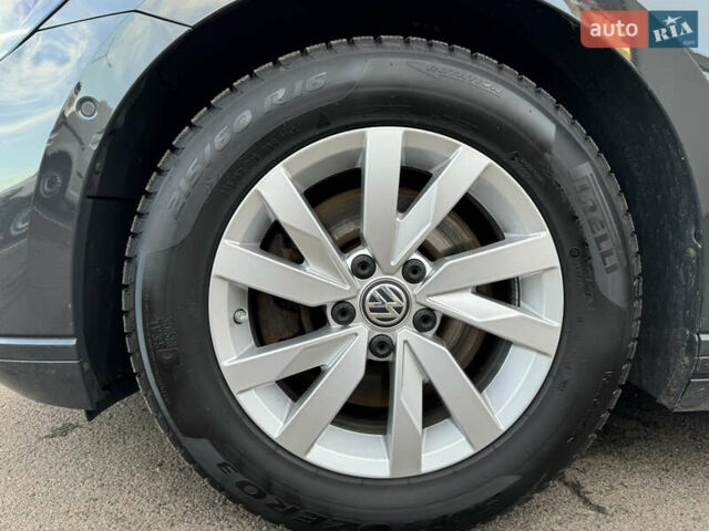 Серый Фольксваген Пассат, объемом двигателя 2 л и пробегом 220 тыс. км за 19800 $, фото 16 на Automoto.ua