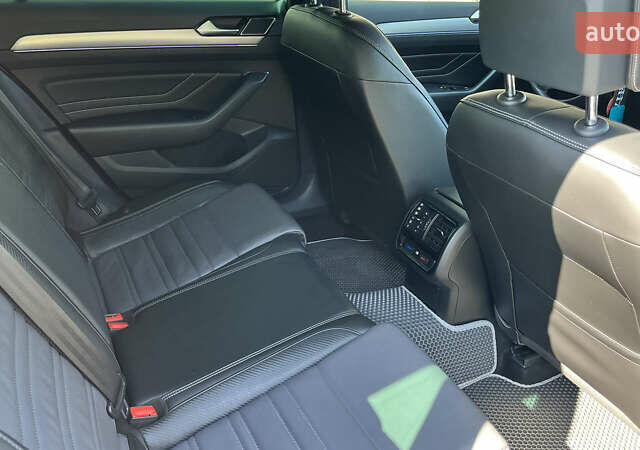 Серый Фольксваген Пассат, объемом двигателя 1.97 л и пробегом 176 тыс. км за 27900 $, фото 28 на Automoto.ua