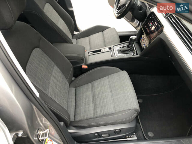 Серый Фольксваген Пассат, объемом двигателя 1.97 л и пробегом 185 тыс. км за 22950 $, фото 63 на Automoto.ua