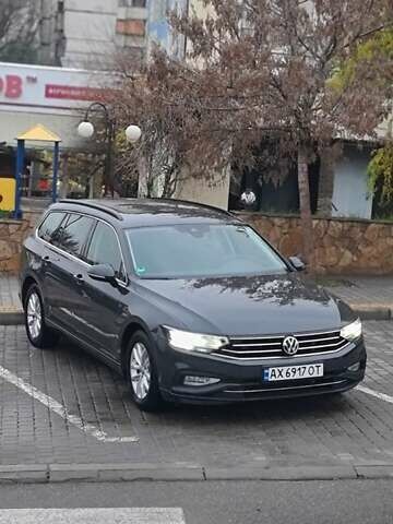 Серый Фольксваген Пассат, объемом двигателя 1.97 л и пробегом 208 тыс. км за 23000 $, фото 2 на Automoto.ua