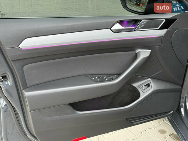 Сірий Фольксваген Пассат, об'ємом двигуна 2 л та пробігом 269 тис. км за 18750 $, фото 23 на Automoto.ua