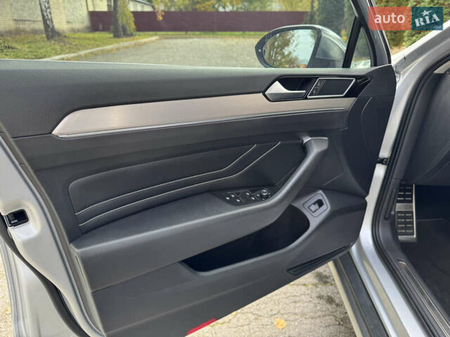 Серый Фольксваген Пассат, объемом двигателя 1.97 л и пробегом 138 тыс. км за 28400 $, фото 19 на Automoto.ua