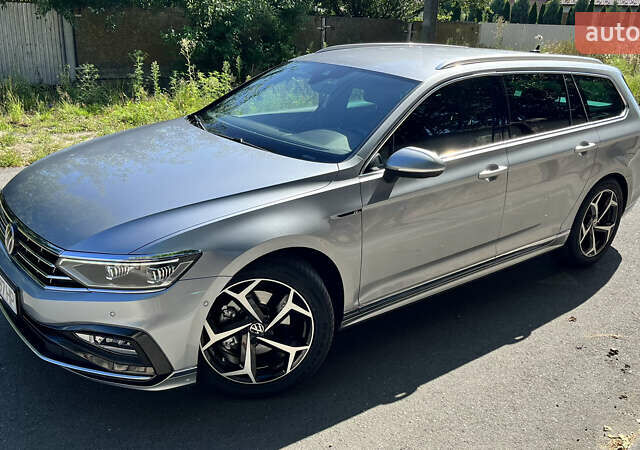 Серый Фольксваген Пассат, объемом двигателя 1.97 л и пробегом 176 тыс. км за 27900 $, фото 2 на Automoto.ua