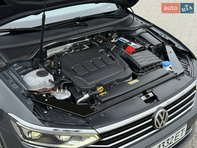Сірий Фольксваген Пассат, об'ємом двигуна 2 л та пробігом 269 тис. км за 18750 $, фото 43 на Automoto.ua