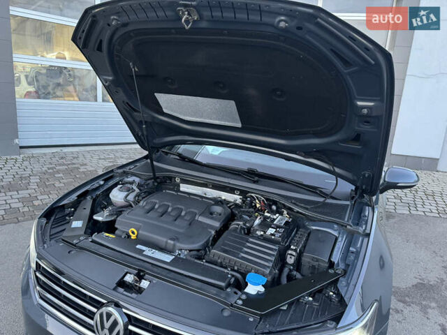 Серый Фольксваген Пассат, объемом двигателя 2 л и пробегом 220 тыс. км за 19800 $, фото 98 на Automoto.ua
