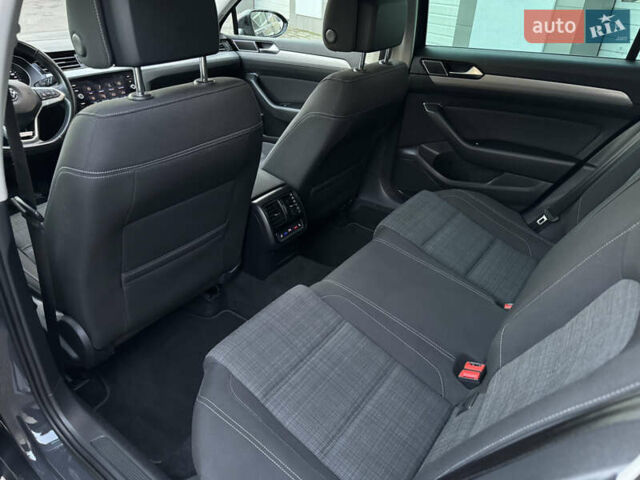 Серый Фольксваген Пассат, объемом двигателя 2 л и пробегом 220 тыс. км за 19800 $, фото 76 на Automoto.ua