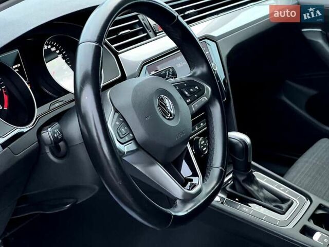 Серый Фольксваген Пассат, объемом двигателя 1.97 л и пробегом 208 тыс. км за 23000 $, фото 7 на Automoto.ua