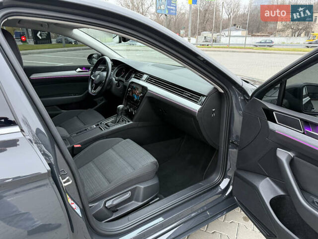 Сірий Фольксваген Пассат, об'ємом двигуна 2 л та пробігом 269 тис. км за 18750 $, фото 38 на Automoto.ua