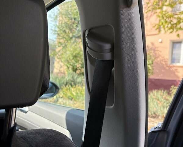 Серый Фольксваген Пассат, объемом двигателя 1.97 л и пробегом 207 тыс. км за 23000 $, фото 24 на Automoto.ua