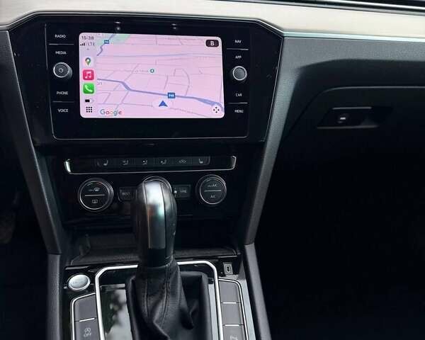 Фольксваген Пассат 2020 в Ужгороде на Automoto.ua Серый Фольксваген Пассат, объемом двигателя 1.97 л и пробегом 190 тыс. км за 20999 $, фото 2 на Automoto.ua