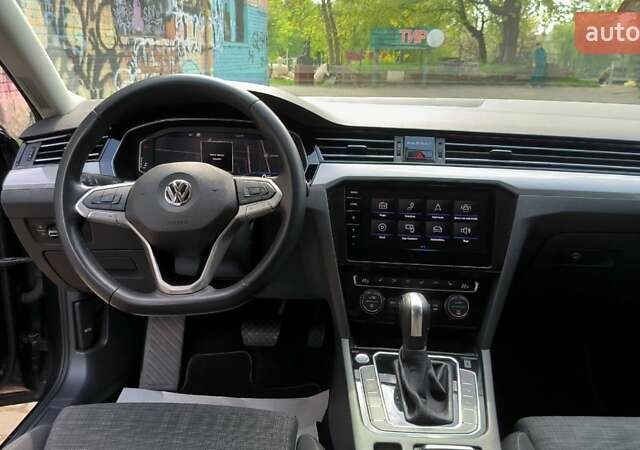 Серый Фольксваген Пассат, объемом двигателя 2 л и пробегом 162 тыс. км за 26000 $, фото 26 на Automoto.ua