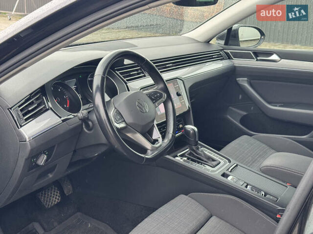 Серый Фольксваген Пассат, объемом двигателя 2 л и пробегом 216 тыс. км за 21300 $, фото 17 на Automoto.ua