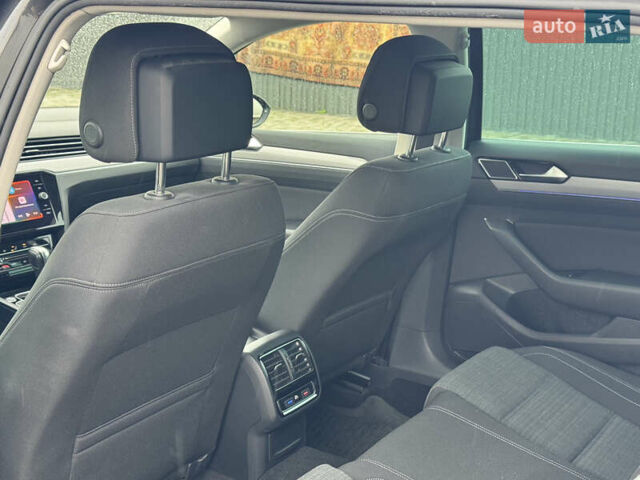 Серый Фольксваген Пассат, объемом двигателя 2 л и пробегом 216 тыс. км за 21300 $, фото 24 на Automoto.ua