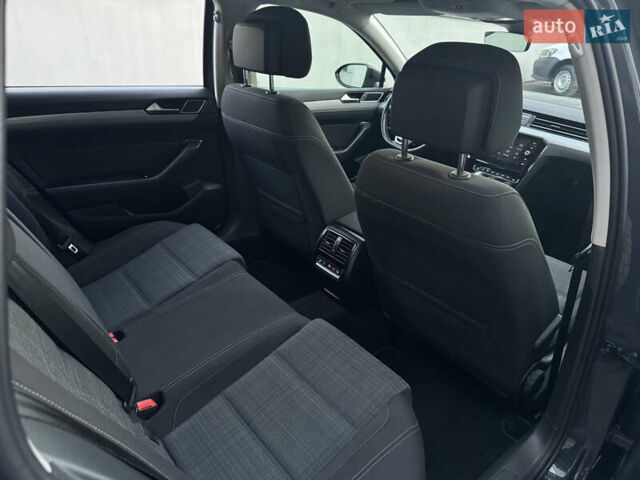 Серый Фольксваген Пассат, объемом двигателя 2 л и пробегом 220 тыс. км за 19800 $, фото 83 на Automoto.ua