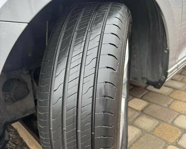 Серый Фольксваген Пассат, объемом двигателя 1.97 л и пробегом 203 тыс. км за 24000 $, фото 26 на Automoto.ua