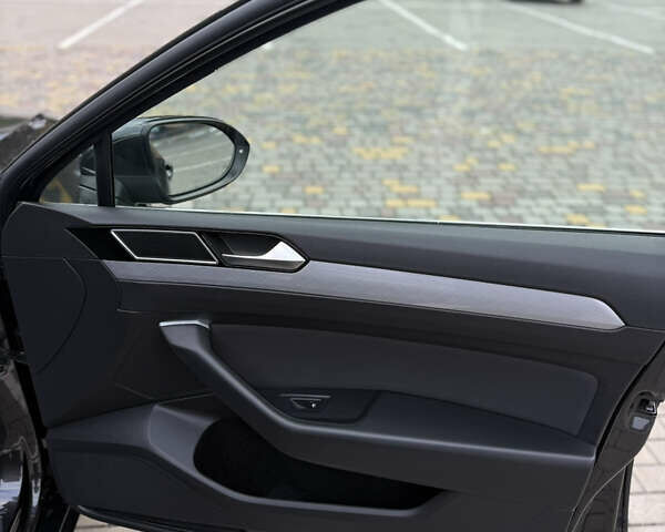 Серый Фольксваген Пассат, объемом двигателя 1.6 л и пробегом 197 тыс. км за 18499 $, фото 14 на Automoto.ua