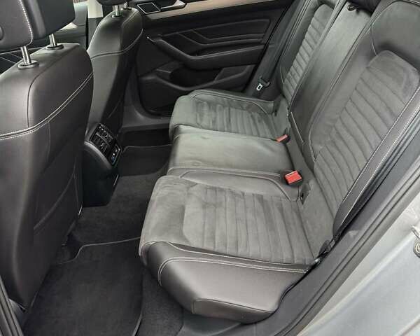 Серый Фольксваген Пассат, объемом двигателя 1.97 л и пробегом 203 тыс. км за 24000 $, фото 12 на Automoto.ua