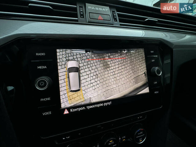 Серый Фольксваген Пассат, объемом двигателя 2 л и пробегом 220 тыс. км за 19800 $, фото 57 на Automoto.ua