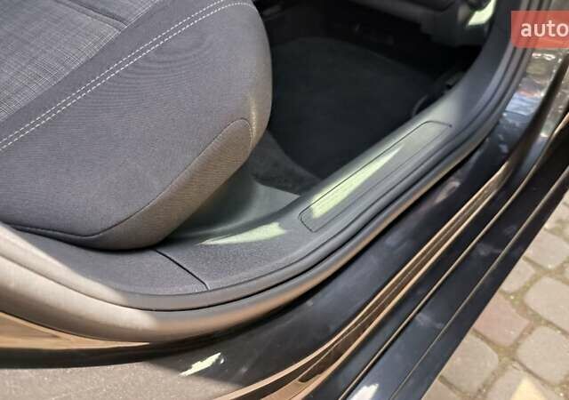 Серый Фольксваген Пассат, объемом двигателя 2 л и пробегом 162 тыс. км за 26000 $, фото 14 на Automoto.ua